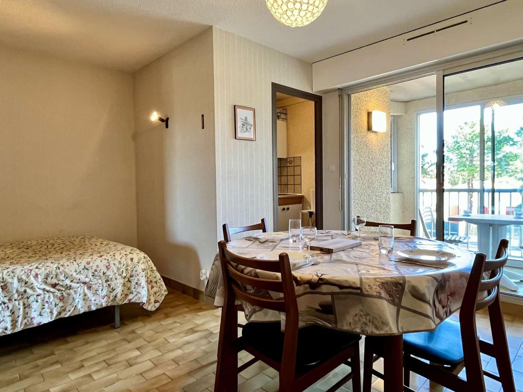 Appartement 2 Pieces A 400M De La Plage Avec Parking Prive, Loggia Et Menage Inclus - Argeles-Sur-Mer - Fr-1-225-247 Ngoại thất bức ảnh